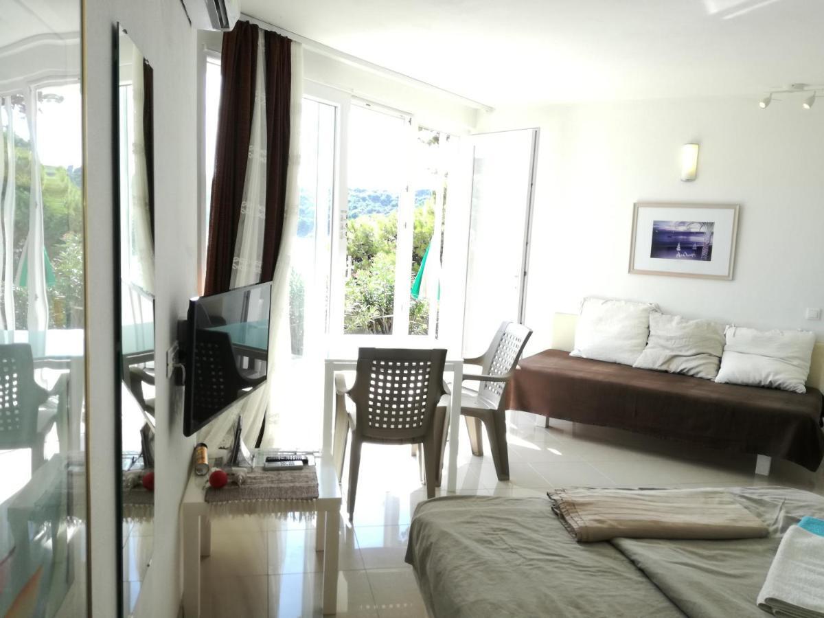 Beach House On The Cliff Zaton  Ngoại thất bức ảnh
